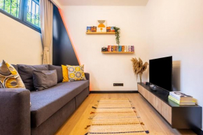 Comfortable and Central Flat near Kadikoy Shore Close to Popular Attractions in Kadikoy